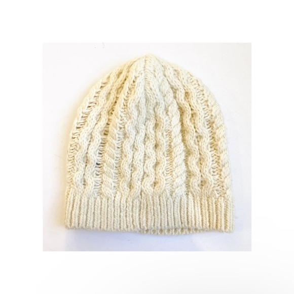 Club Monaco alpaca wool blend cable knit hat - Picture 1 of 6